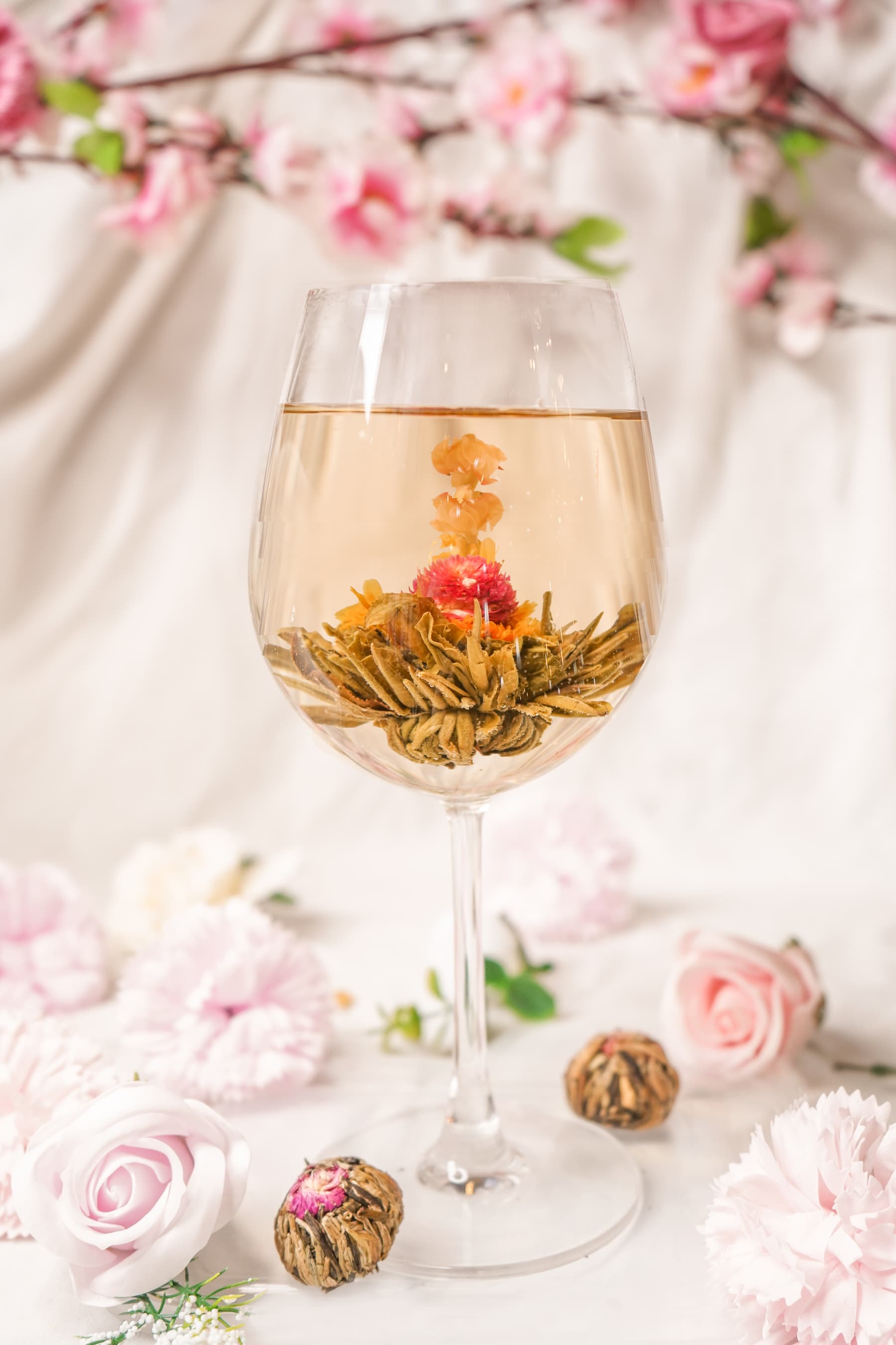 Lady Rosa Petite Tin – A Blossom of Growth