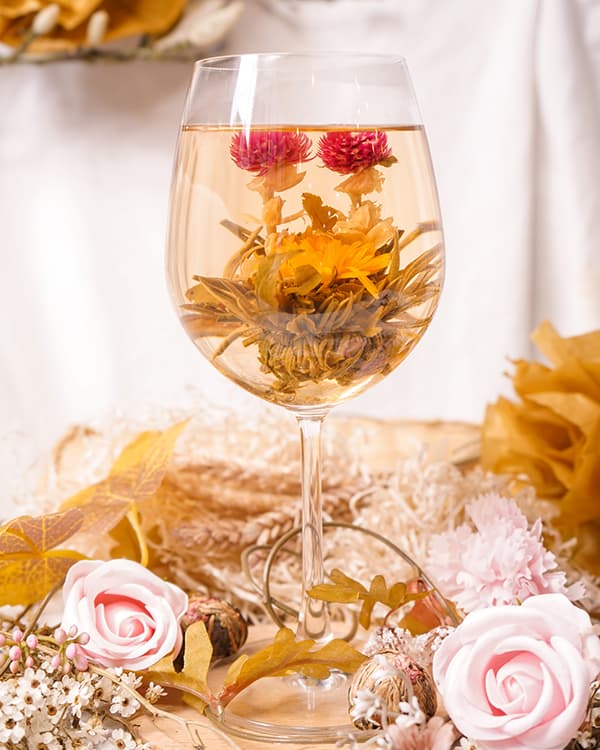 Rose By The Bay Petite Tin – Nostalgic Bloom